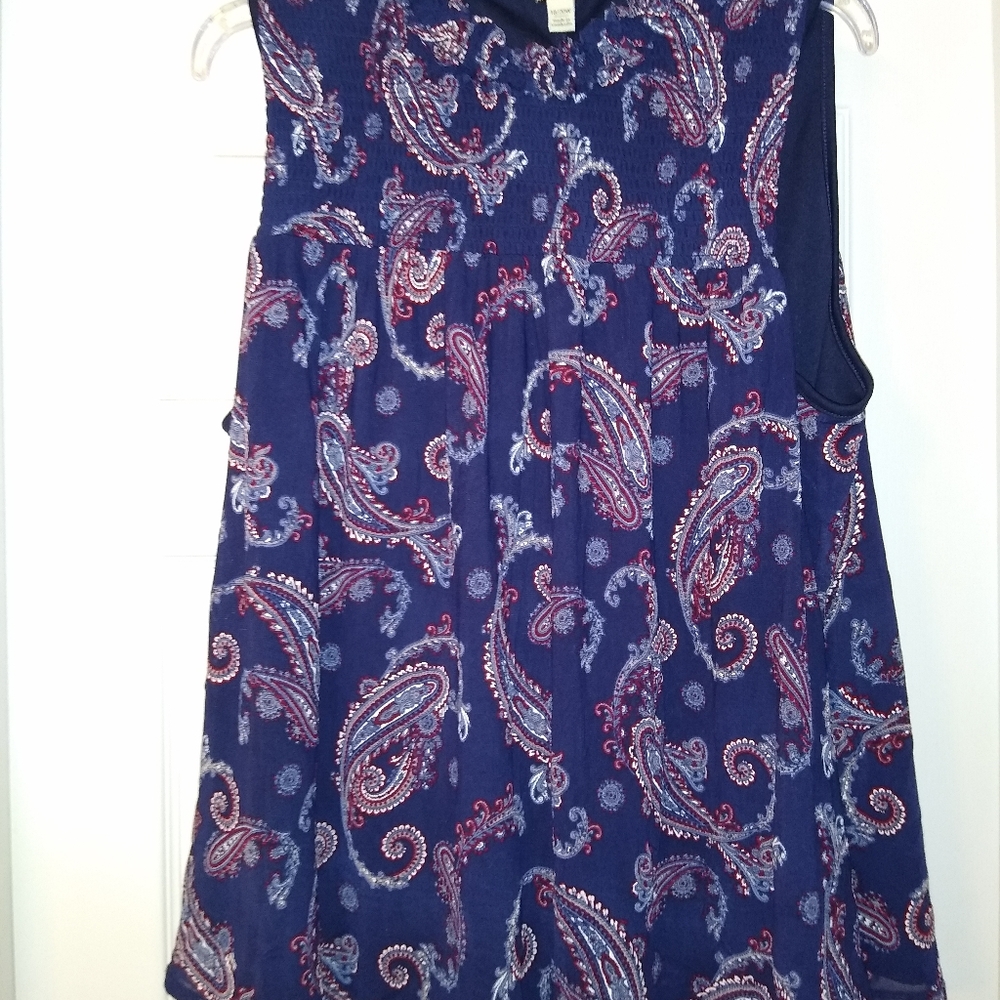 Women's sleeveless paisley top